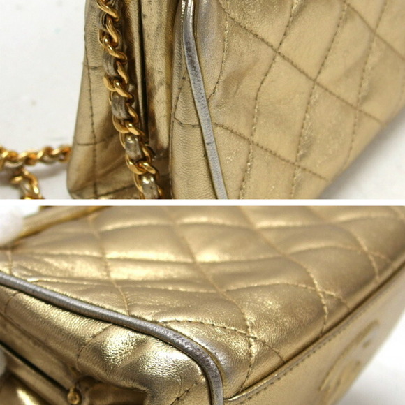 CHANEL Gold Shoulder Bag - Picture 5 of 10
